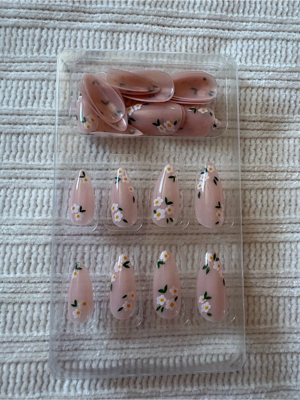 Press-On Nails - Pink Daisy Floral Design